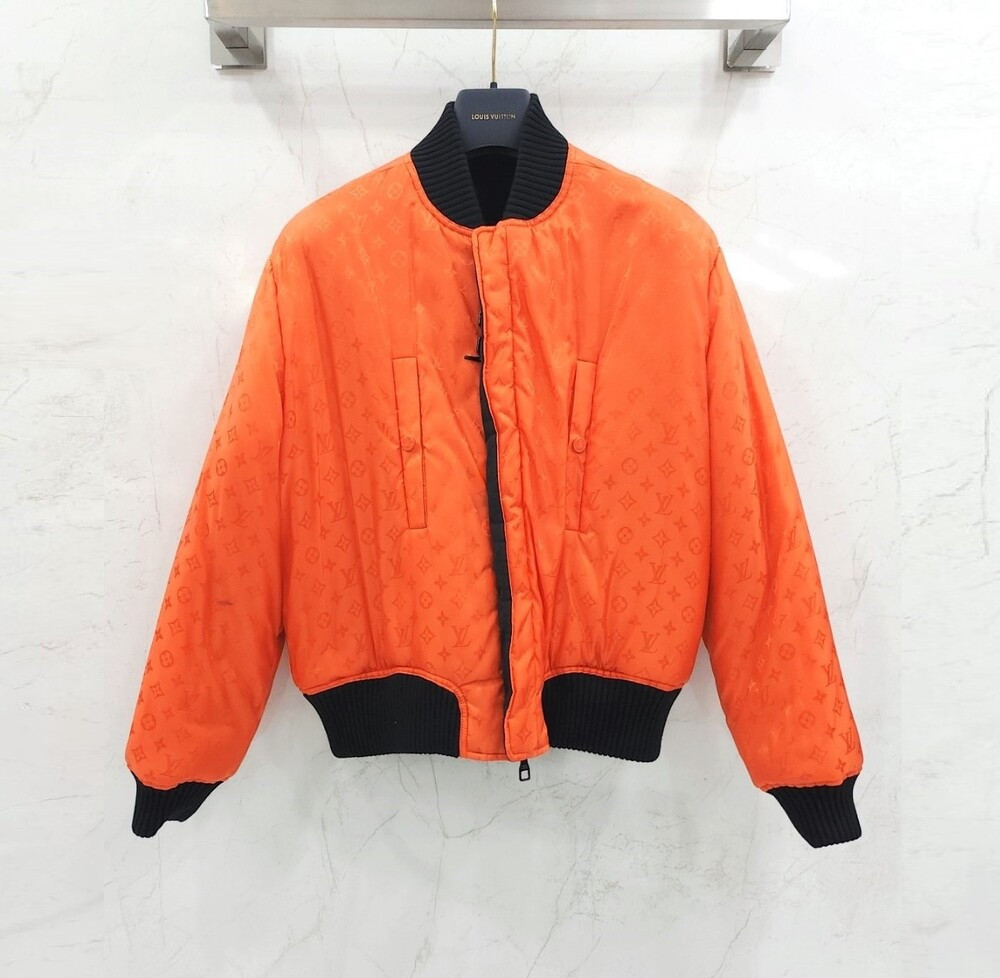 [럭스유] 48 / 루이비통 LV 모노그램 리버서블 보머 자켓