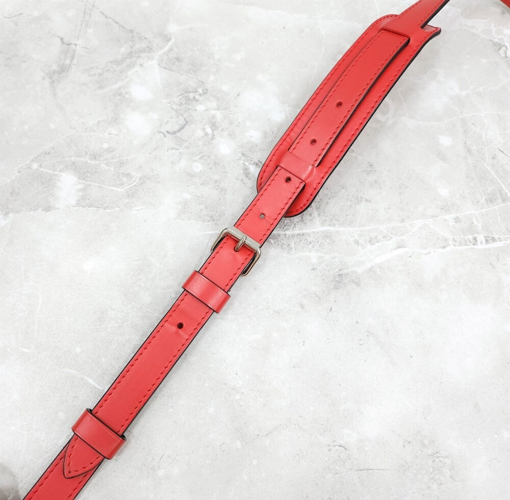 [럭스유] 루이비통 X 슈프림 한정판 레드 에피 다뉴브 크로스백