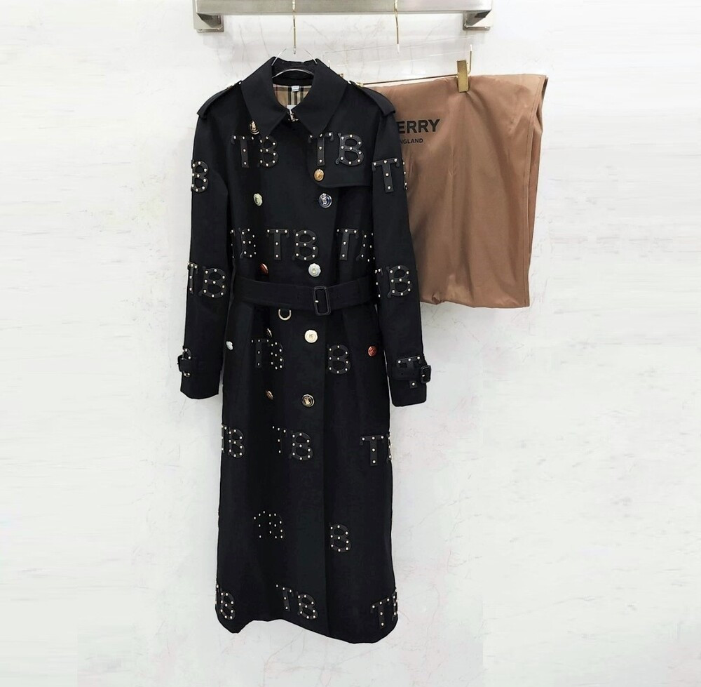 [럭스유] (새상품) 38 / 버버리 한정판 TB 스터드 레더 자수 트렌치 코트