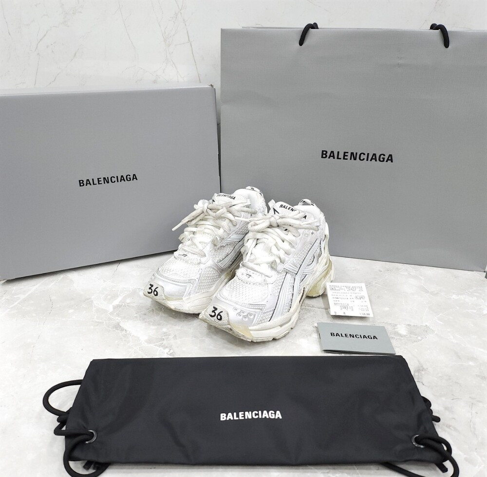 [럭스유] 36 / 발렌시아가 화이트 러너 스니커즈 772767
