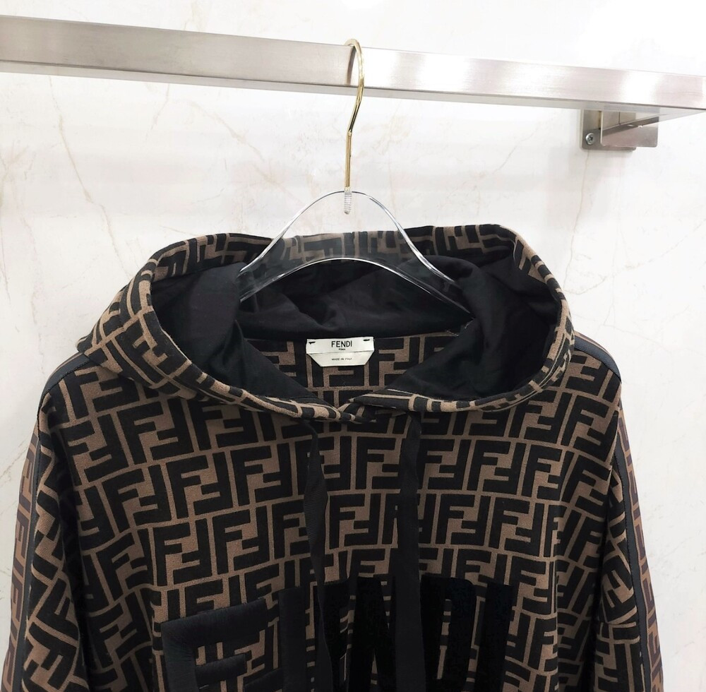 [럭스유] S / 펜디 FF 주카 후드 티셔츠