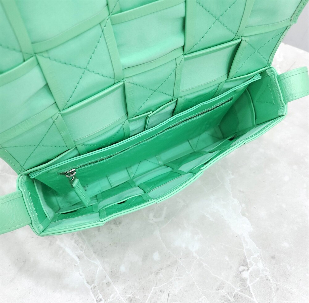 [럭스유] 보테가베네타 스몰 카세트 크로스바디 백 667298