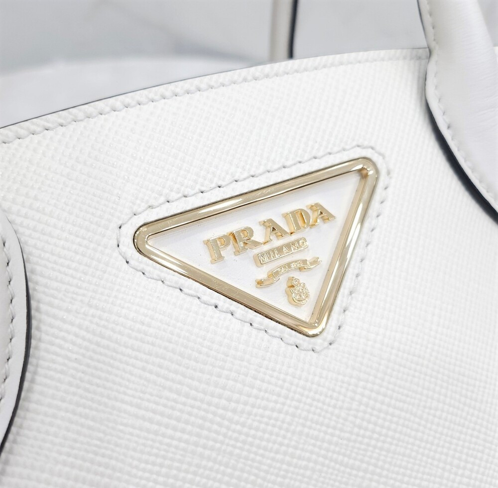 [럭스유] (새상품) 프라다 크리스틴 사피아노 탑핸들 백 1BA372