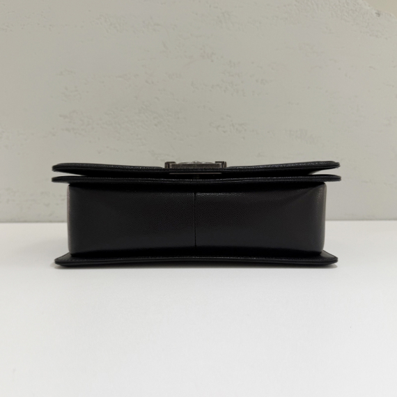 샤넬 보이백 캐비어 미듐 은장 체인숄더백 27번대 A67086