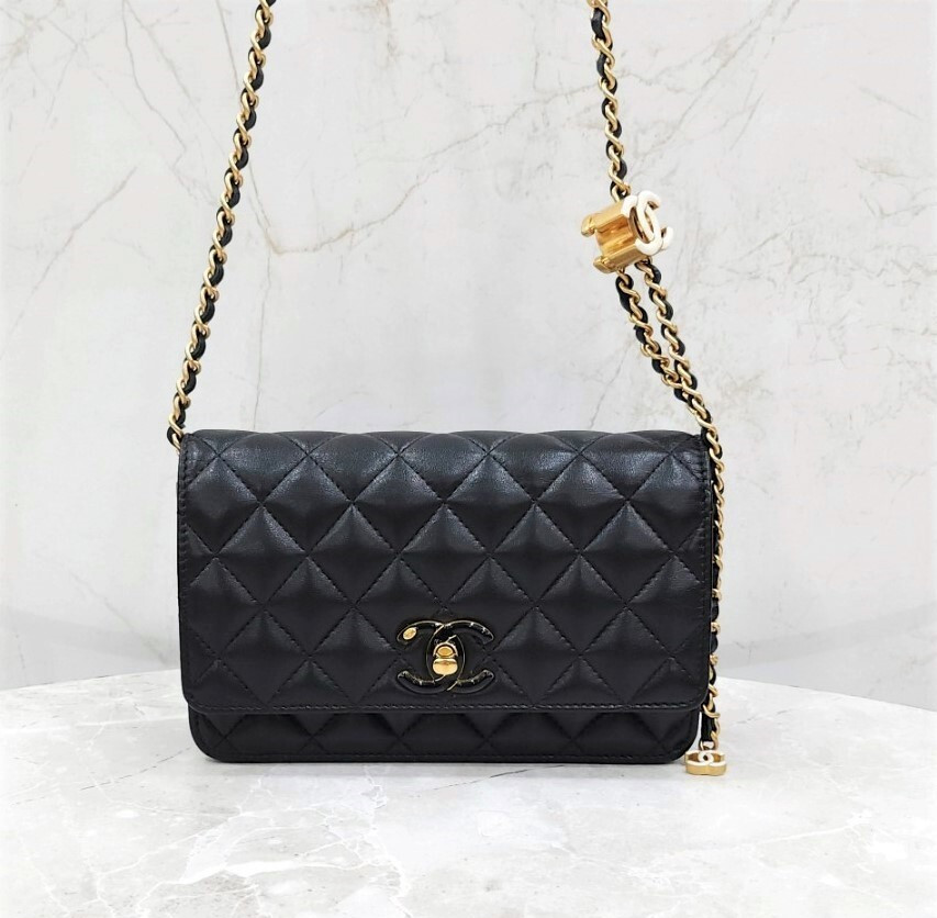 [럭스유] 샤넬 월렛 온 체인 WOC 미니 크로스백 램스킨 AP3938