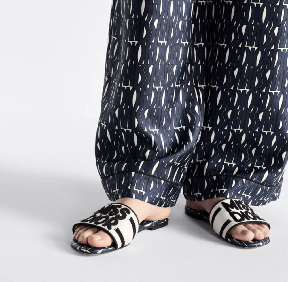 [럭스유] 38 / 디올 미스 디올 자수 코튼 뮬 슬리퍼 KCO109EZO68B