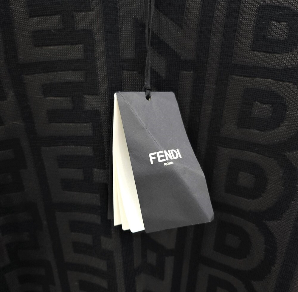 [럭스유] (새상품) 44 / 펜디 로고 로마 풀오버 니트 FZX131