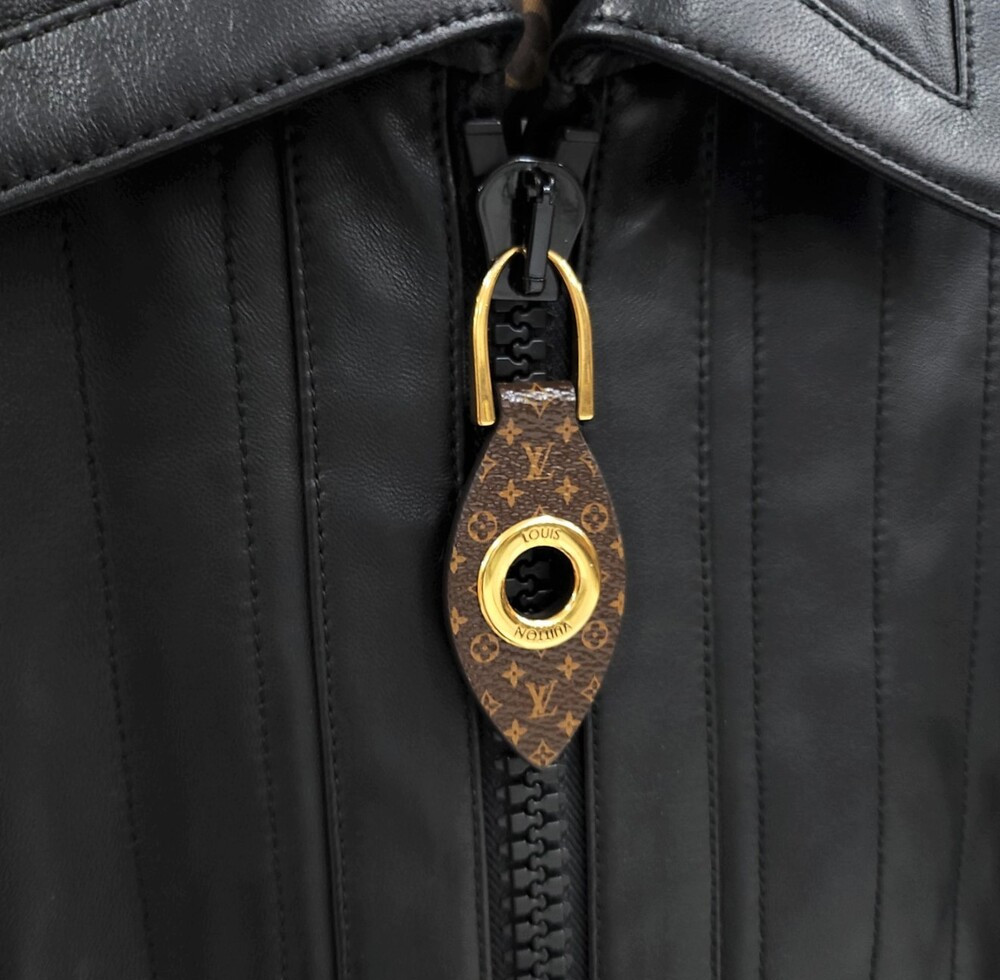 [럭스유] (새상품) 36 / 루이비통 핀 스트라이프 레더 집업 원피스