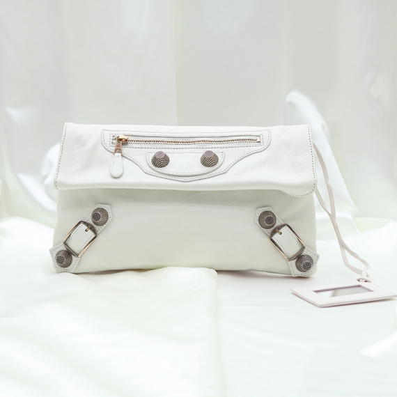 Balenciaga(발렌시아가) 186182 화이트 램스킨 자이언트 골드 엔벨로프 클러치