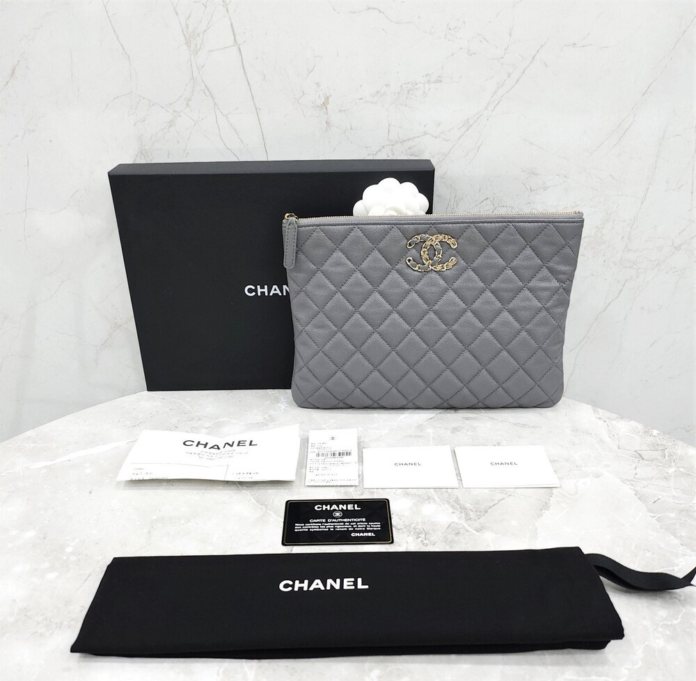 [럭스유] 샤넬 CC로고 19 파우치 클러치백 뉴미듐 30번대 AP1774