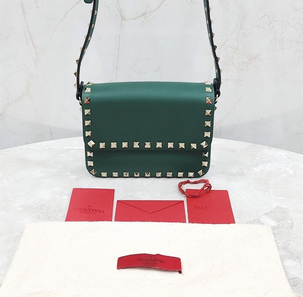 [럭스유] 발렌티노 그린 락스터드 크로스백
