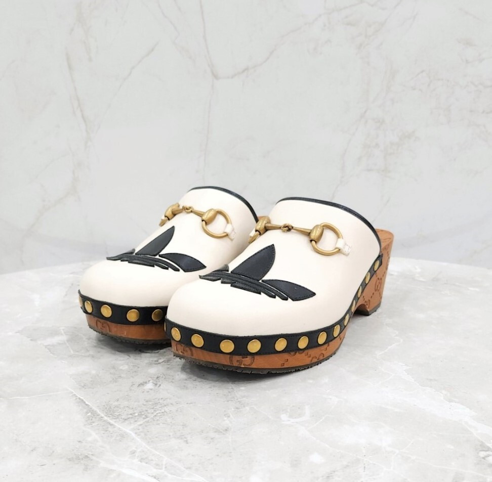 [럭스유] 36.5 / 구찌 X 아디다스 GG 레더 클로그 뮬 702218