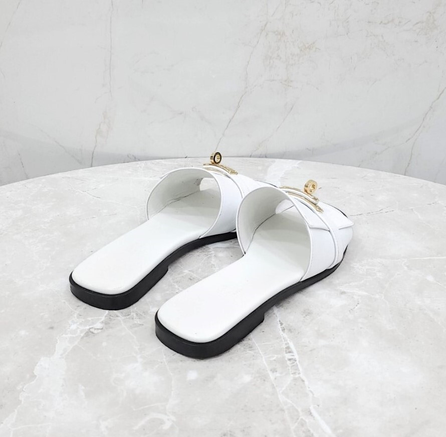 [럭스유] 37 / 에르메스 화이트 줄리아 켈리 버클 샌들 H232129Z