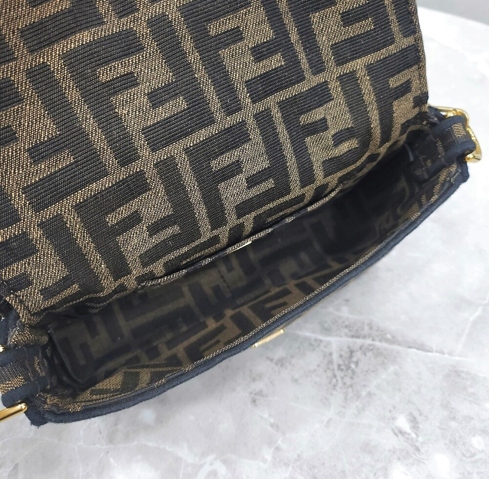 [럭스유] 펜디 FF 자카드 바게트 미니 체인백 8BS017