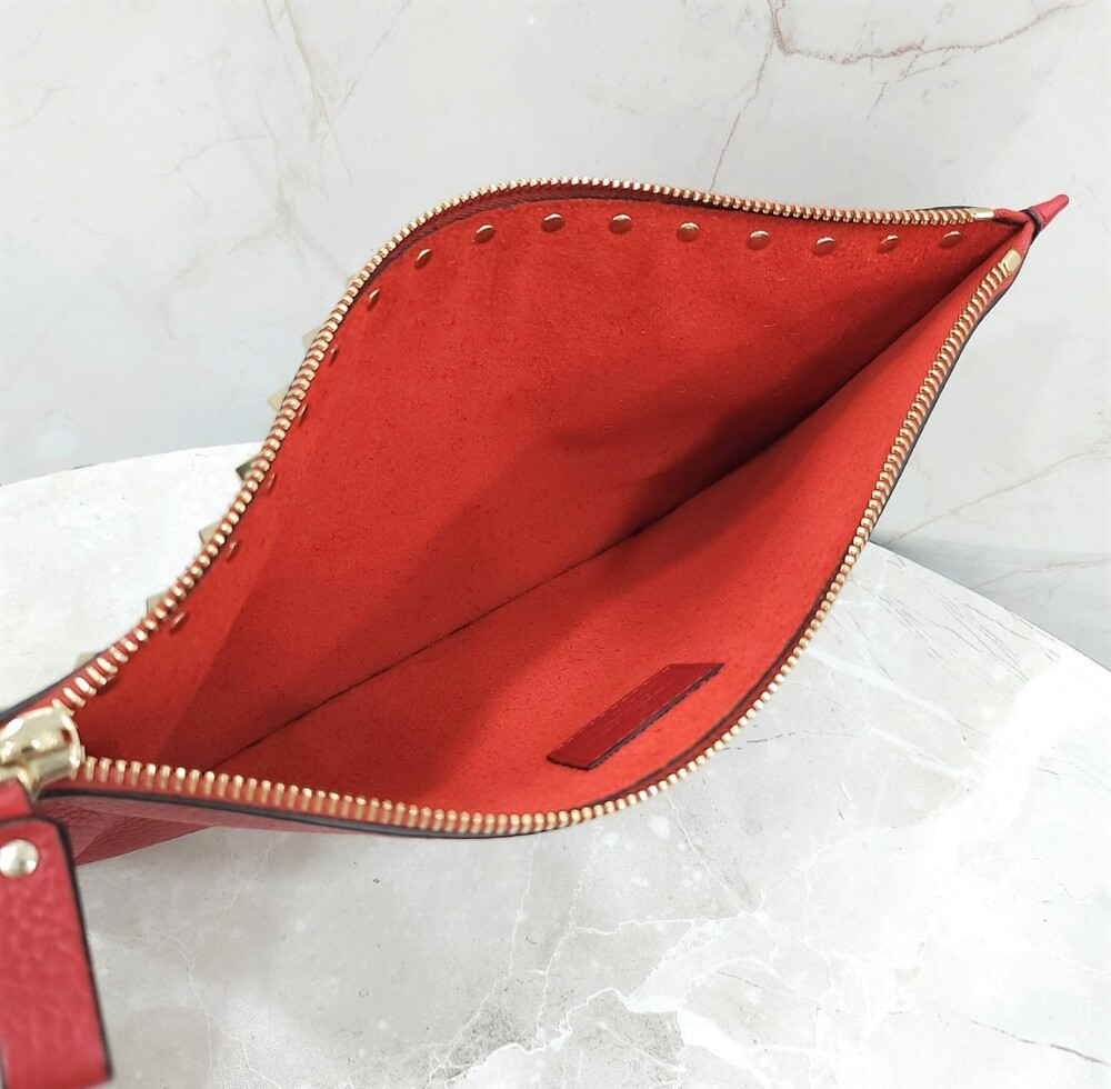 [럭스유] 발렌티노 레드 락스터드 로고 클러치백