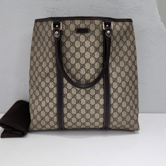 구찌 GG 수프림 캔버스 토트백 223668