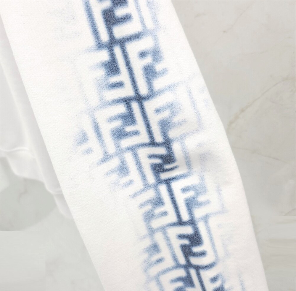 [럭스유] (새상품) L / 펜디 FF 그라디언트 후드 티셔츠