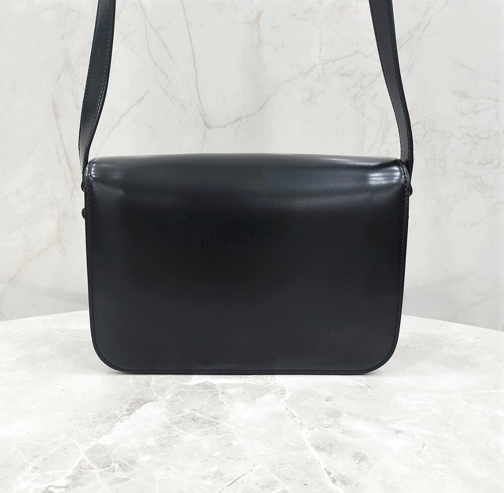 [럭스유] 셀린느 클래식 트리옹프 숄더백 샤이니 카프스킨 187363BF4.38NO