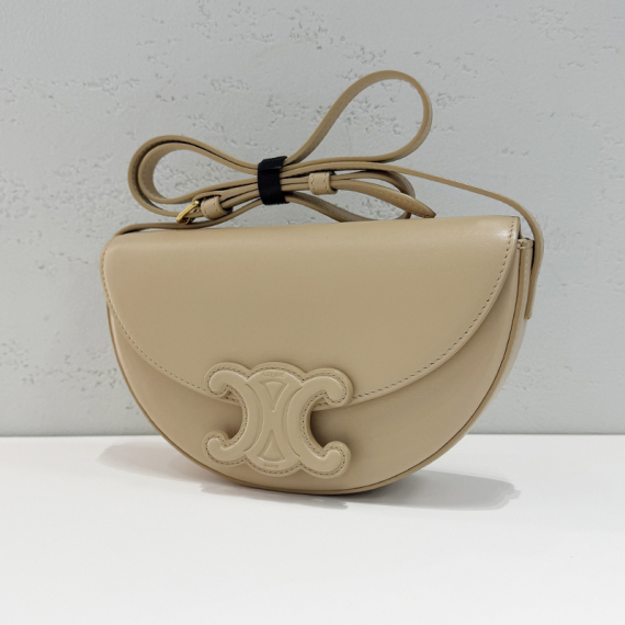 셀린느 퀴르 트리오페 베사체 숄더백 111233DU3 전시상품급