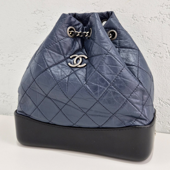 샤넬 가브리엘 카프스킨 스몰 네이비 백팩 A94485