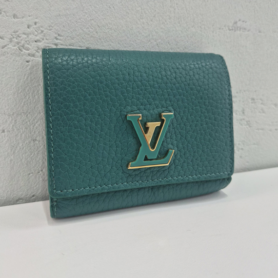 루이비통 카퓌신 타이니 지갑 25년 내장칩 M12407