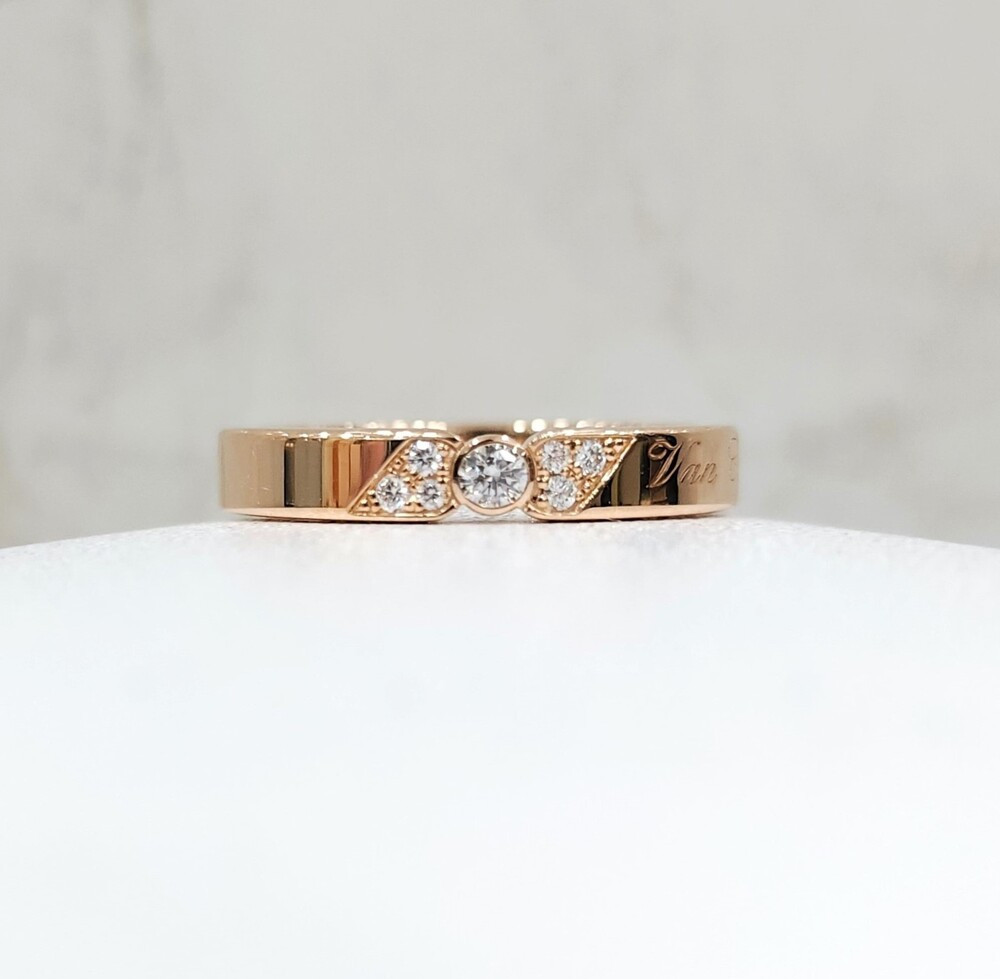 [럭스유] 반클리프앤아펠 뚜쥬르 시그니처 에또왈 웨딩 밴드 50호 VCARP7RE00