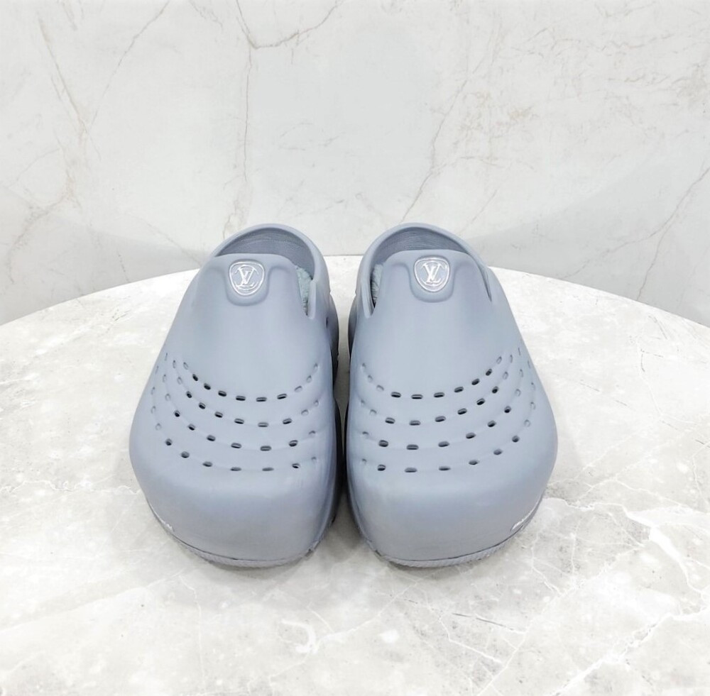 [럭스유] 5 / 루이비통 LV 샤크 클로그 그레이 1ACEXK