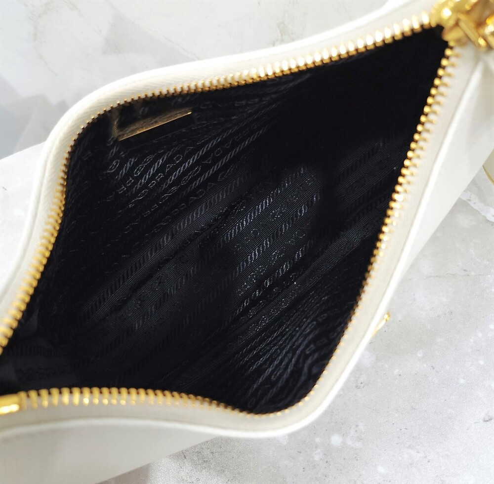 [럭스유] 프라다 삼각로고 사피아노 레더 미니 호보백 1BC204