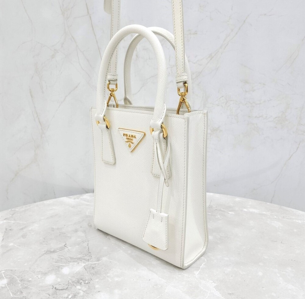 [럭스유] 프라다 화이트 사피아노 레더 미니 크로스백 1BA358