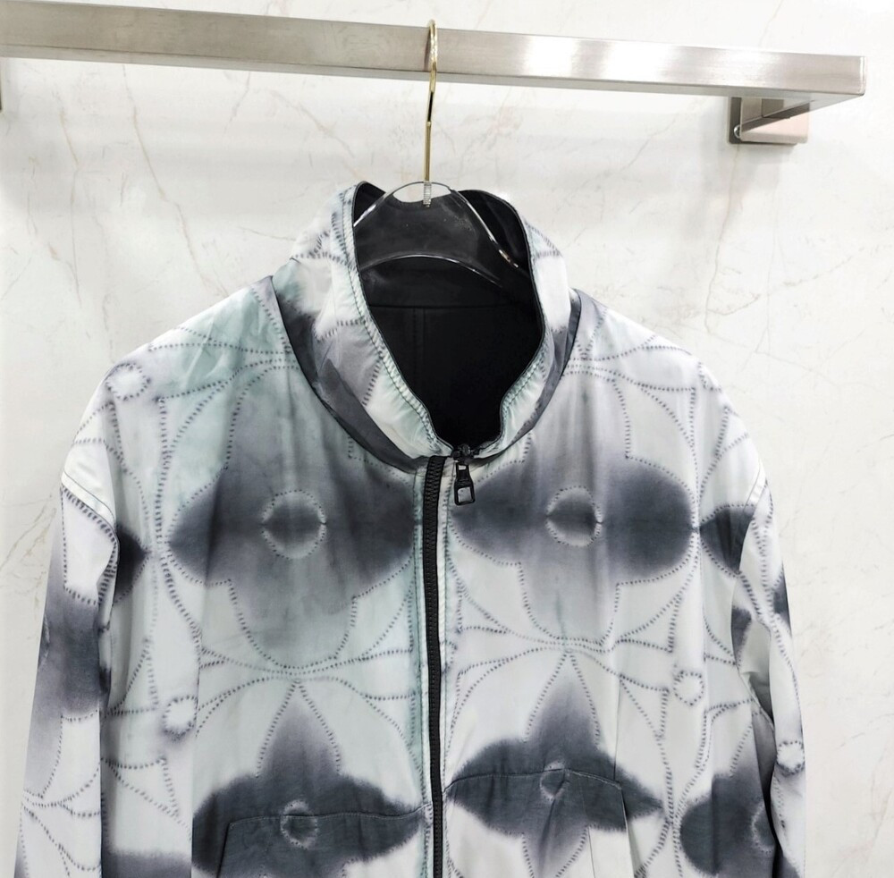 [럭스유] 52 / 루이비통 모노그램 시보리 리버서블 믹스 레더 블루종 자켓