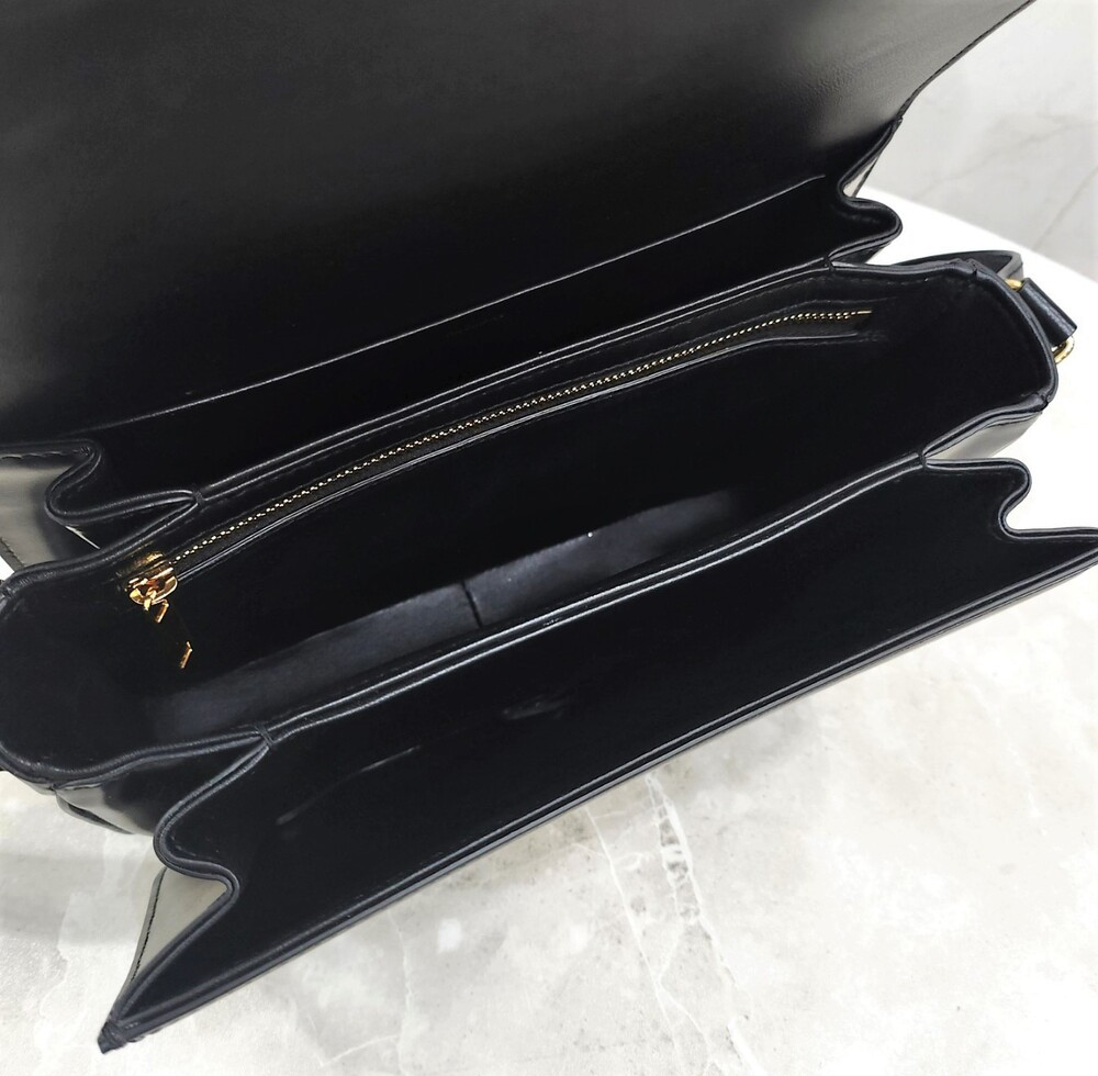 [럭스유] 셀린느 클래식 트리옹프 숄더백 샤이니 카프스킨 187363BF4.38NO