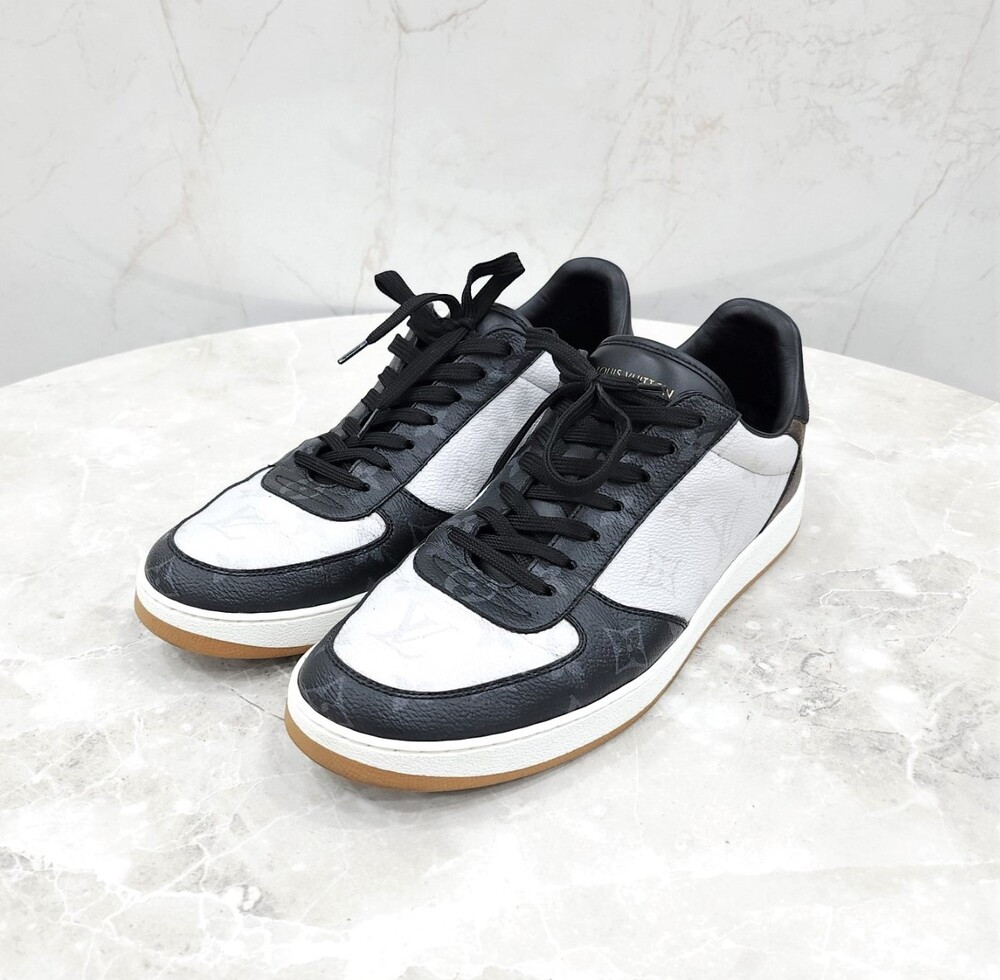 [럭스유] 7.5 / 루이비통 모노그램 리볼리 스니커즈 1A8WG8