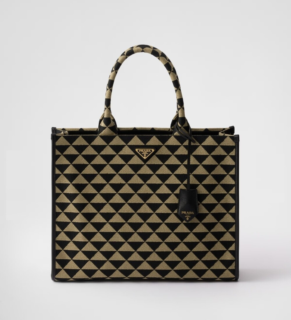 [럭스유] (새상품) 프라다 심볼 자카드 패브릭 삼각로고 토트백 라지 1BA356