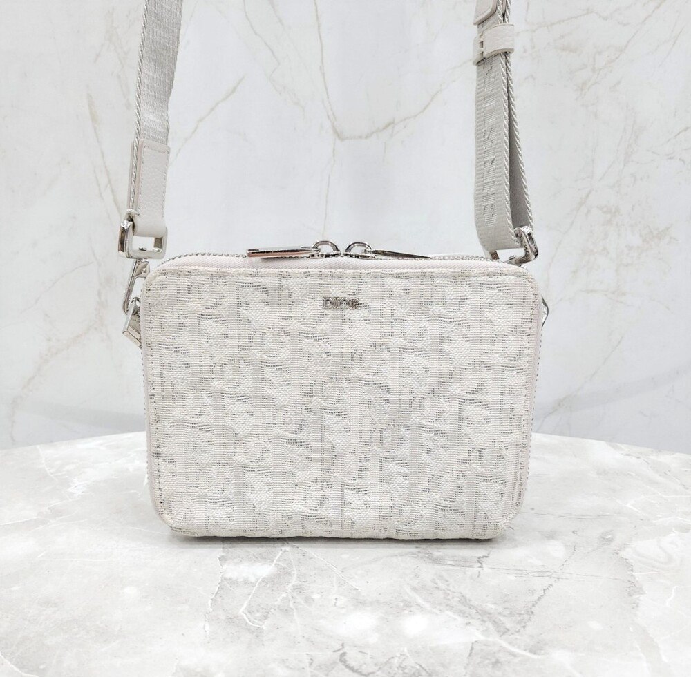 [럭스유] 디올 화이트 자카드 스트랩 지퍼 파우치 크로스백 20BBC119YSE