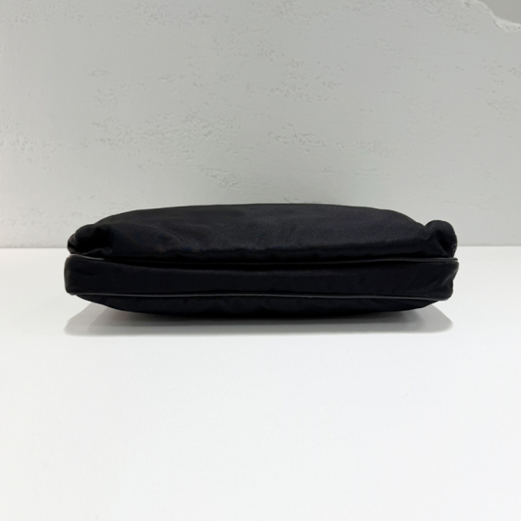 프라다 나일론 삼각로고 크로스백 2VH251