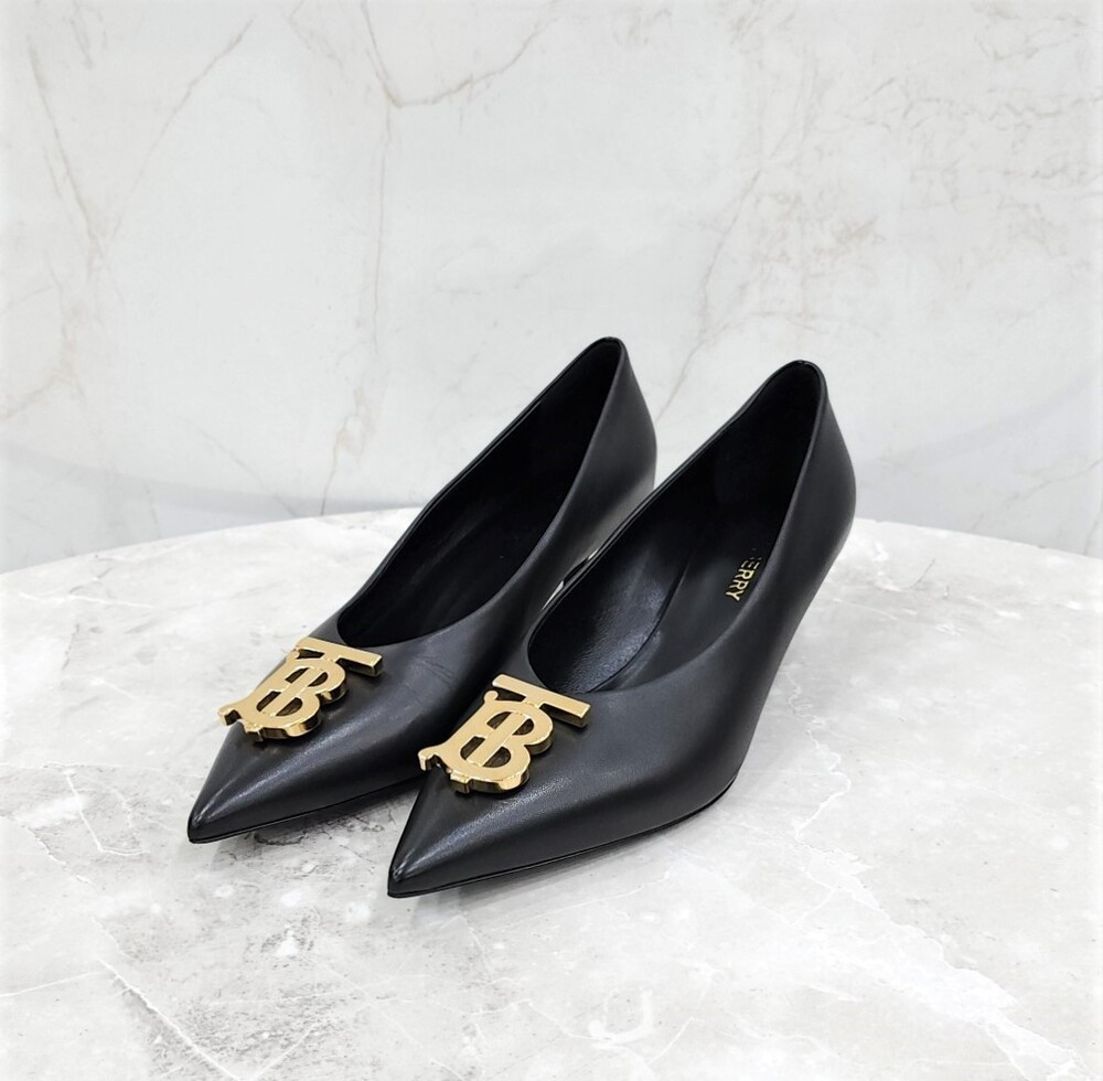 [럭스유] 36 / 버버리 TB 로고 레더 펌프스 힐 블랙 8051987