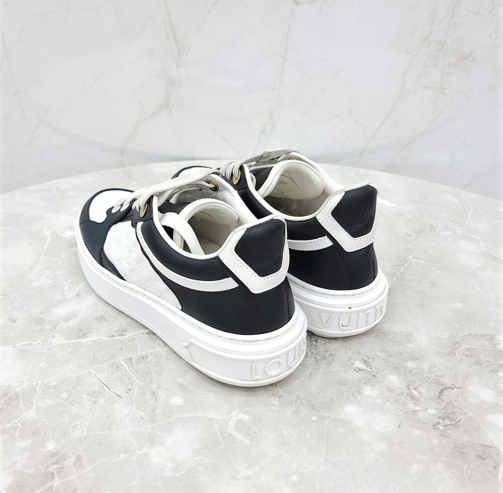 [럭스유] 37 / 루이비통 모노그램 타임아웃 스니커즈