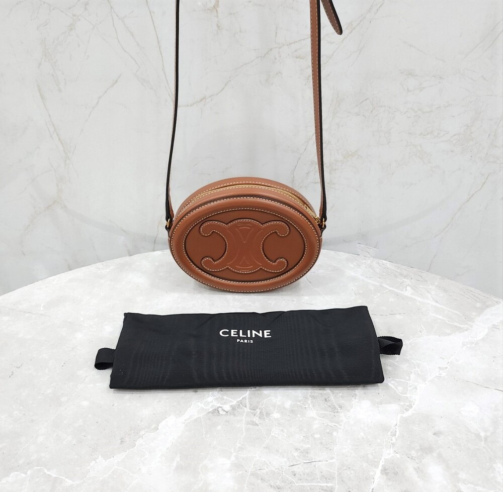 [럭스유] (새상품) 셀린느 퀴르 트리오페 오벌 펄스 숄더백 198603DXC