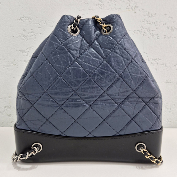 샤넬 가브리엘 카프스킨 스몰 네이비 백팩 A94485