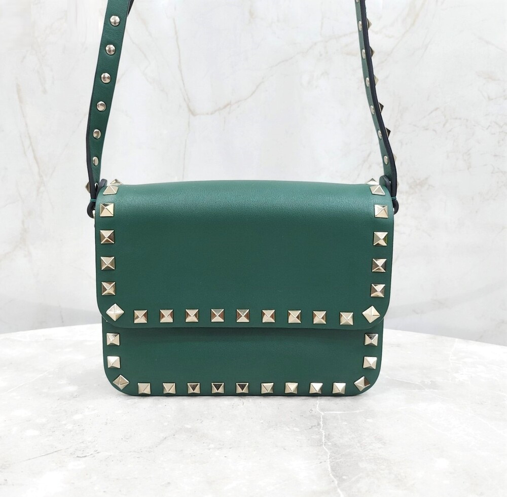 [럭스유] 발렌티노 그린 락스터드 크로스백