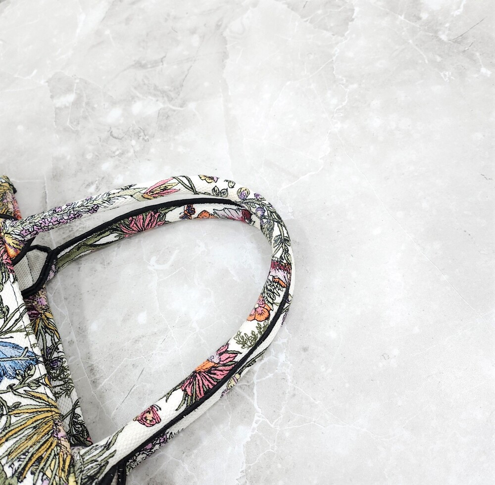 [럭스유] 디올 멀티컬러 플라워 북토트 미디엄 백