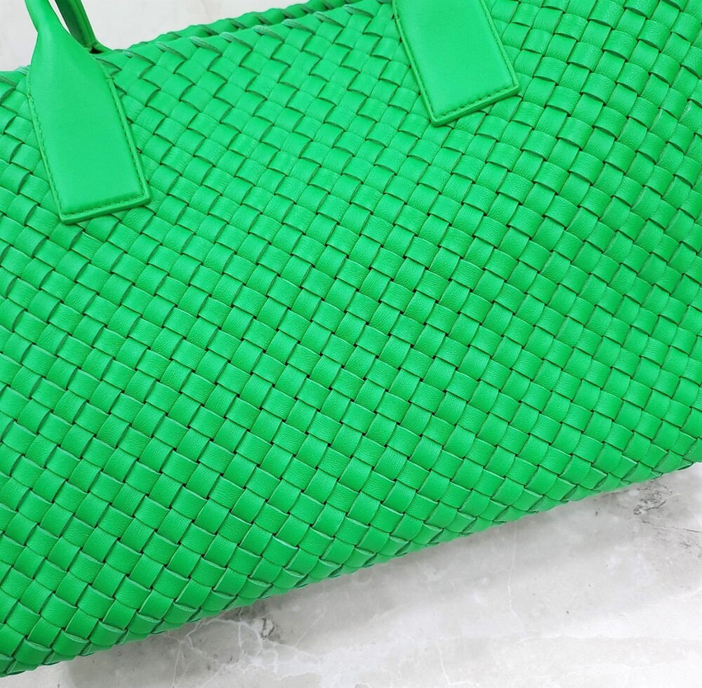 [럭스유] (새상품) 보테가베네타 미디움 까바 토트백