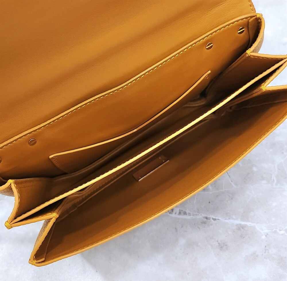 [럭스유] (새상품) 보테가베네타 엔벨로프 마운트 볼드 숄더백 667398