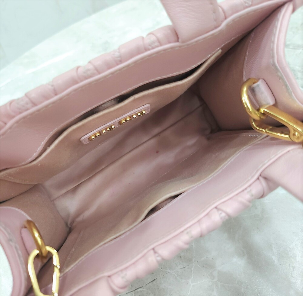 [럭스유] 미우미우 핑크 마테라쎄 나파가죽 토트 숄더백 5BG263