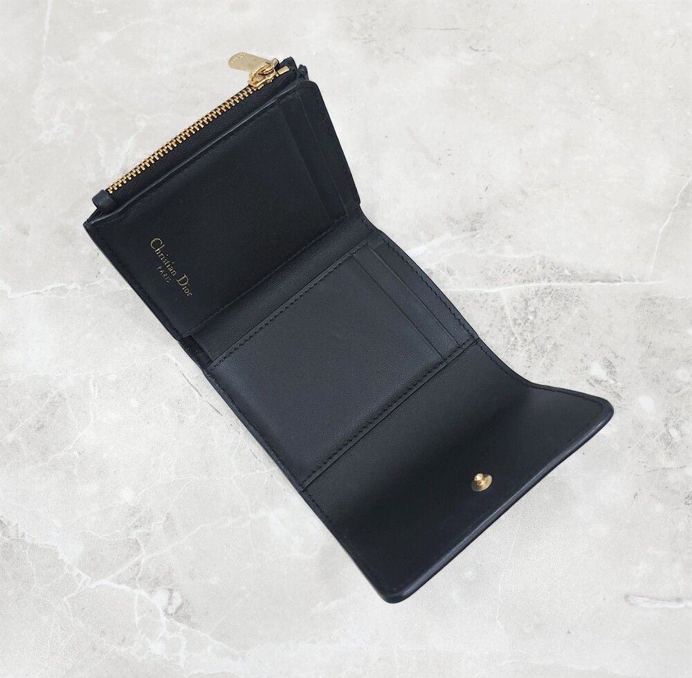 [럭스유] 디올 30 몽테인 로터스 반지갑 블랙 S2057OBAE