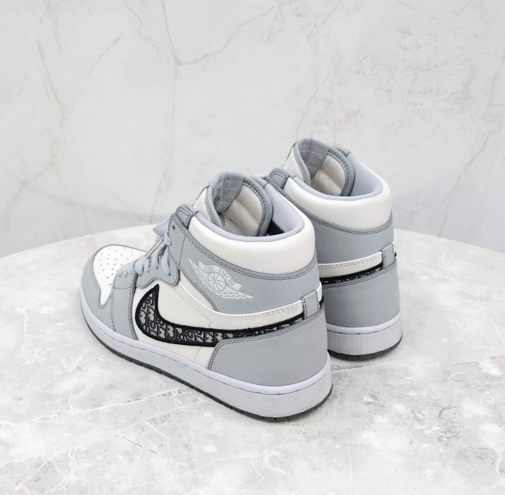 [럭스유] 265 / 디올 X 나이키 에어조던1 하이 OG