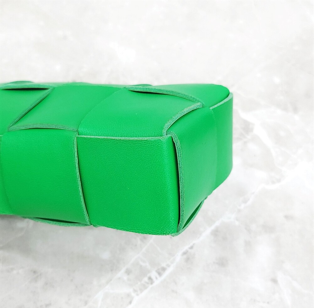 [럭스유] 보테가베네타 그린 인트레치아토 폰홀더 백