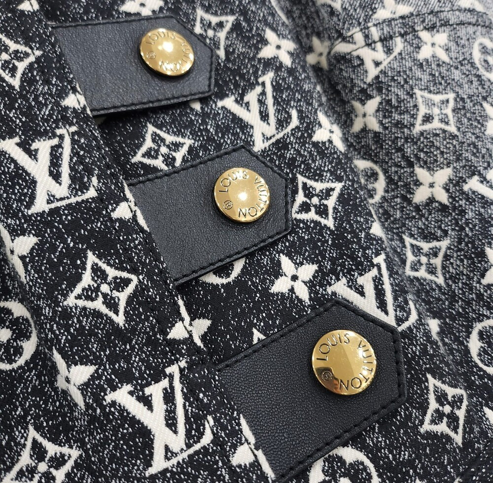 [럭스유] 34 / 루이비통 모노그램 데님 버튼 탭 드레스 1AAUPJ
