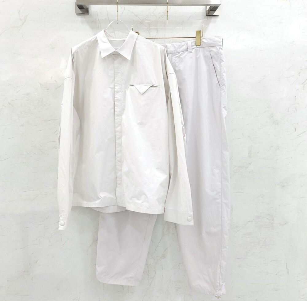 [럭스유] L / 프라다 트라이앵글 디테일 셔츠 SC753