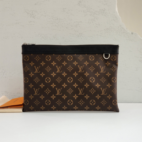 루이비통 마카사르 디스커버리 포쉐트 GM 클러치 M69411